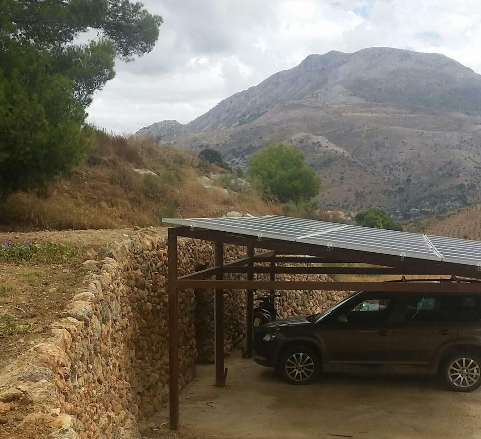 Finca Las Morenas Yunquera Exterior photo